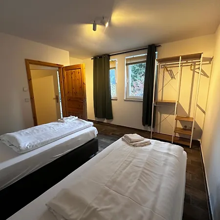 아파트 2-zimmer Wohnung, Parkplatz Und Terrasse, Nah A10 Und Berlin *